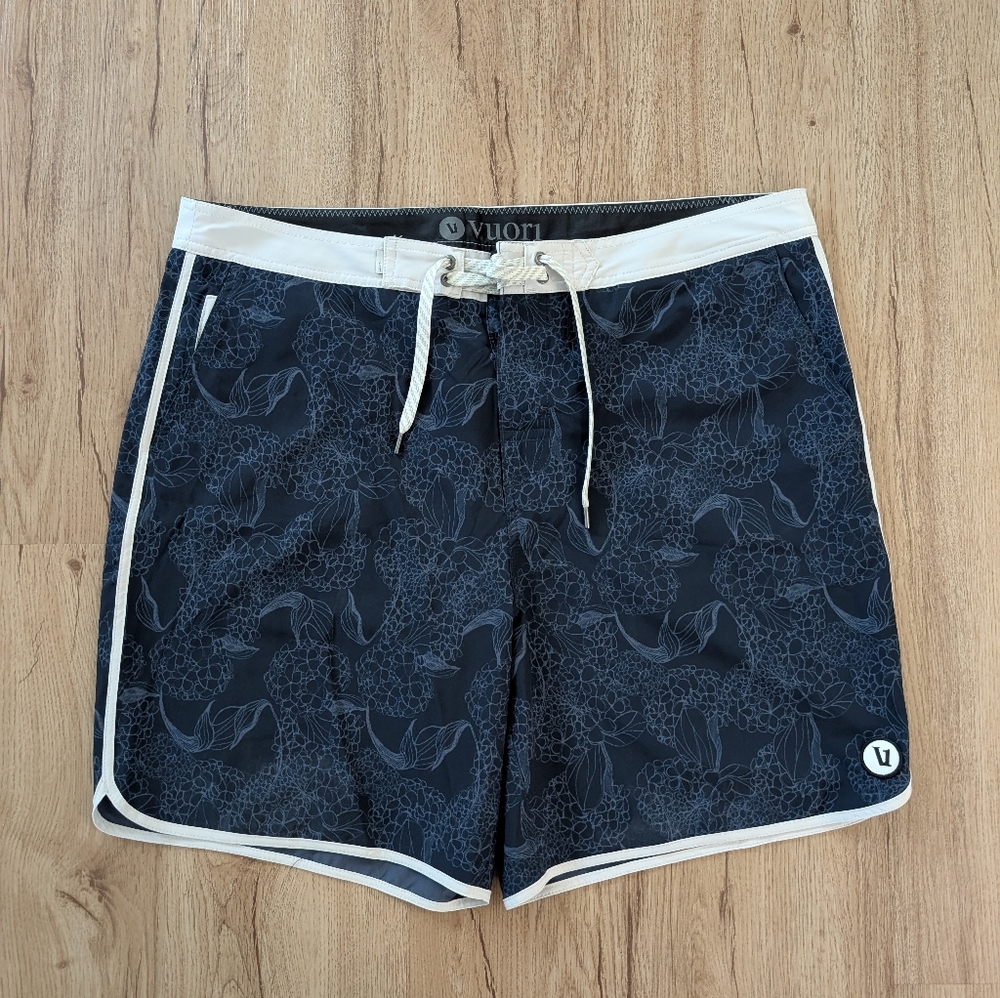 Vuori Shorts SKU382